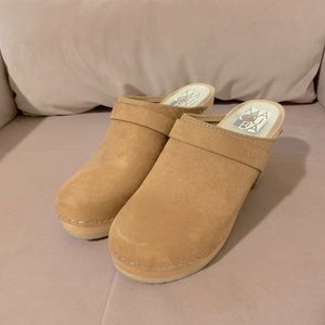 Like New Maguba Stockholm Clogs 37